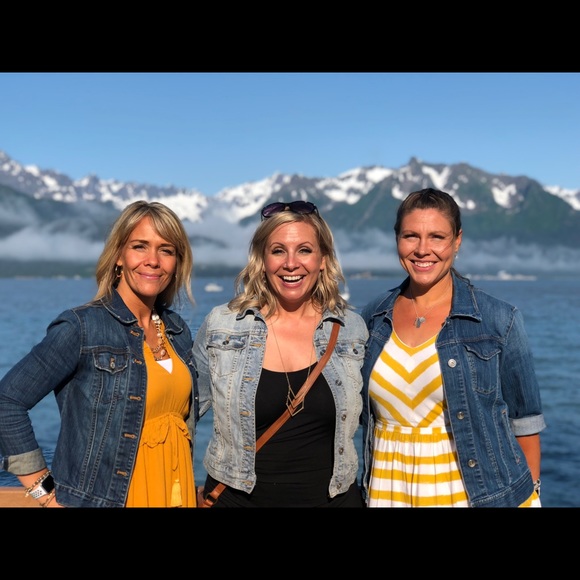 Meet your Posher, Stephanie - Picture 3 of 11